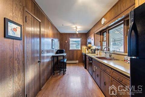 425 Second St, Middlesex, NJ 08846 photo 6