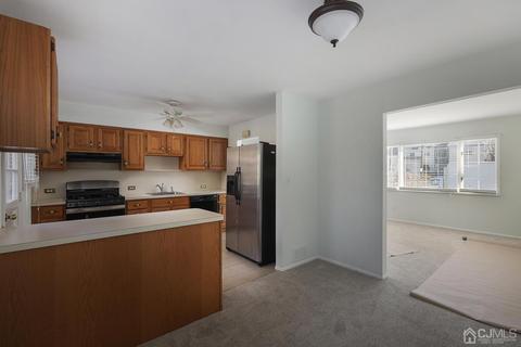 609 Beechwood Ave, Middlesex, NJ 08846 photo 9