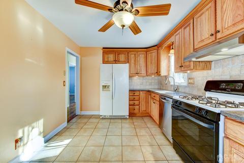 515 Fairview Ave, Middlesex, NJ 08846 photo 13