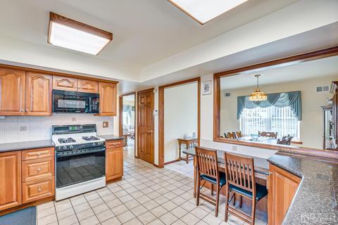 4 Heather Dr, Edison, NJ 08820 photo 16