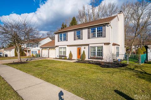 4 Heather Dr, Edison, NJ 08820 photo 1