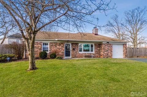 200 Oak Dr, Middlesex, NJ 08846 photo 1