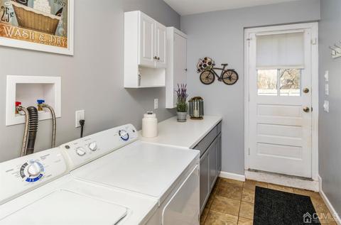 200 Oak Dr, Middlesex, NJ 08846 photo 9