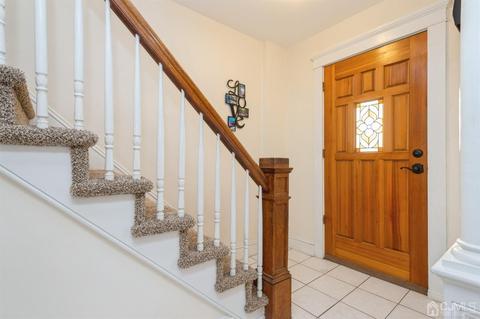 33 Meadow Rd, Edison, NJ 08817 photo 2
