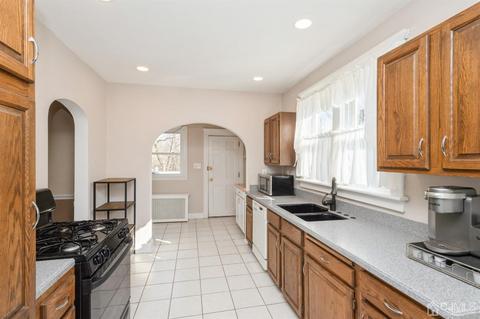 33 Meadow Rd, Edison, NJ 08817 photo 6