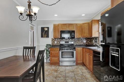 207 Harris Ave, Middlesex, NJ 08846 photo 5