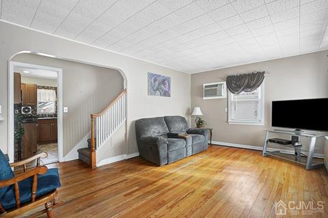 207 Harris Ave, Middlesex, NJ 08846 photo 2