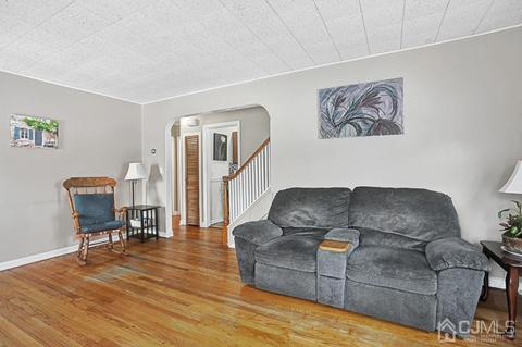 207 Harris Ave, Middlesex, NJ 08846 photo 4