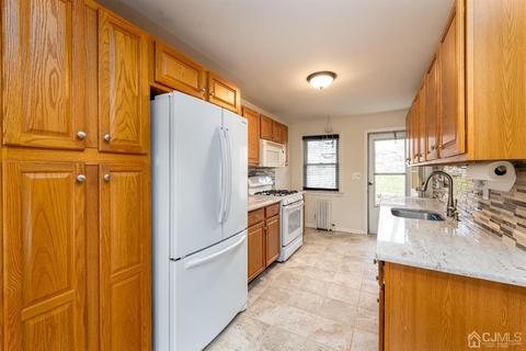 94 First St, Edison, NJ 08837 photo 10