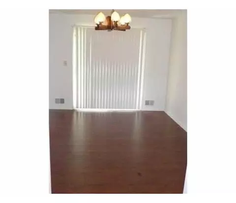 39 Roxy Ave, Edison, NJ 08820 photo 4