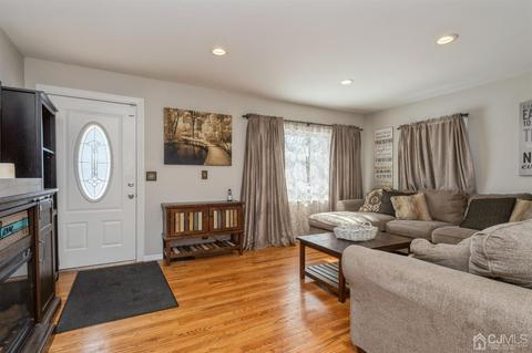 501 Harris Ave, Middlesex, NJ 08846 photo 2