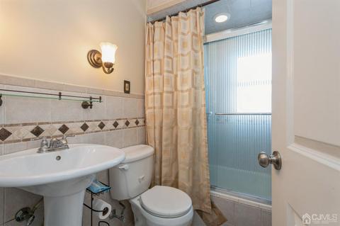 501 Harris Ave, Middlesex, NJ 08846 photo 13