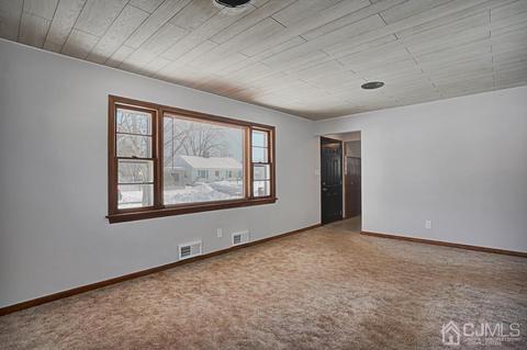 33 Lynn Ave, Middlesex, NJ 08846 photo 5