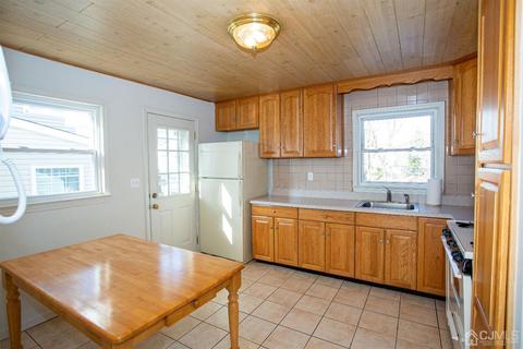8 Carter Pl, Sayreville, NJ 08859 photo 7