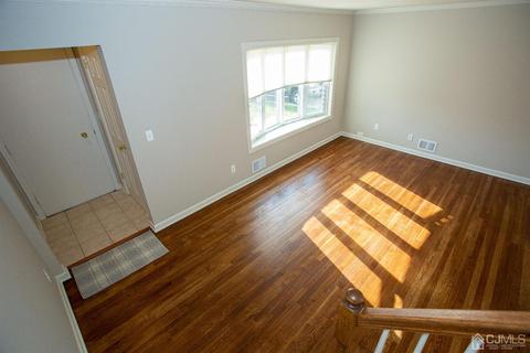 8 Carter Pl, Sayreville, NJ 08859 photo 9