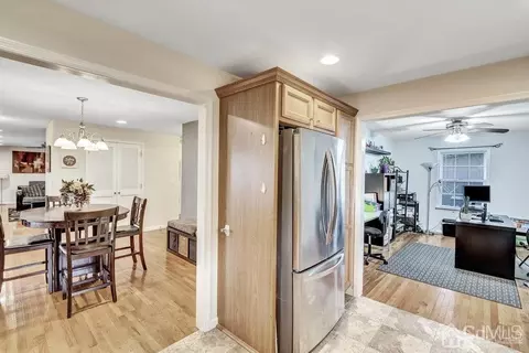 32 Comstock Rd, Edison, NJ 08817 photo 8