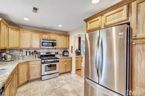32 Comstock Rd, Edison, NJ 08817 photo 7