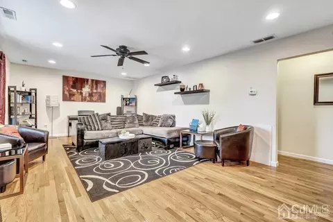 32 Comstock Rd, Edison, NJ 08817 photo 4