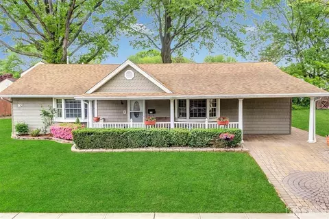 32 Comstock Rd, Edison, NJ 08817 photo 2