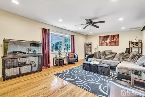 32 Comstock Rd, Edison, NJ 08817 photo 5