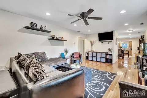32 Comstock Rd, Edison, NJ 08817 photo 3