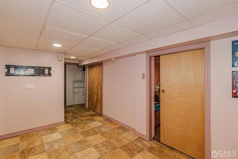 28 Meadow Rd, Edison, NJ 08817 photo 5