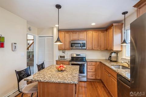 16 Emma Pl, Middlesex, NJ 08846 photo 2