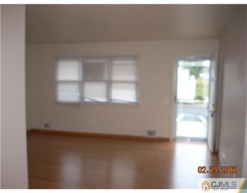 32 Haven Dr, Matawan, NJ 07747 photo 2