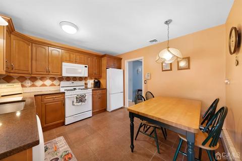 92 Thomas Pl, Edison, NJ 08837 photo 9