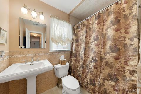 92 Thomas Pl, Edison, NJ 08837 photo 17