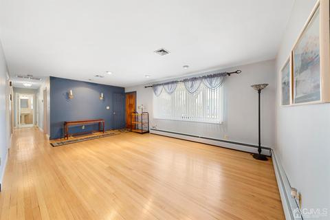 92 Thomas Pl, Edison, NJ 08837 photo 5