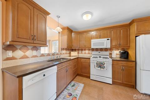 92 Thomas Pl, Edison, NJ 08837 photo 11