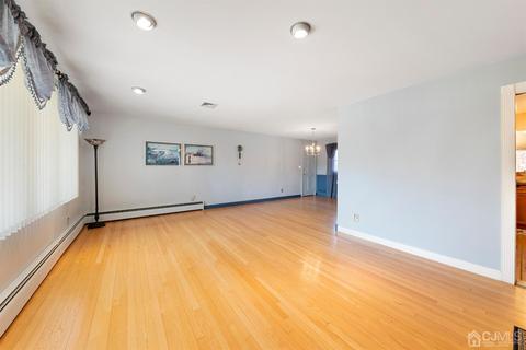 92 Thomas Pl, Edison, NJ 08837 photo 3