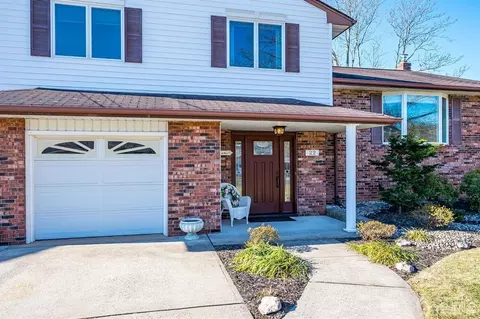 22 Shearn Dr, Middlesex, NJ 08846 photo 4