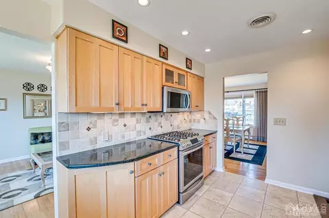 22 Shearn Dr, Middlesex, NJ 08846 photo 17