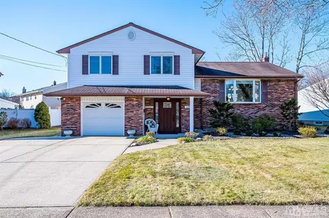 22 Shearn Dr, Middlesex, NJ 08846 photo 1