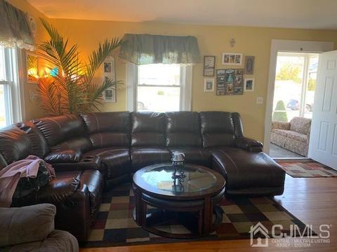 348 Runyon Ave, Middlesex, NJ 08846 photo 4