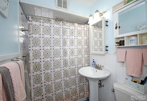 341 Giles Ave, Middlesex, NJ 08846 photo 10