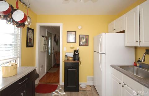 341 Giles Ave, Middlesex, NJ 08846 photo 8