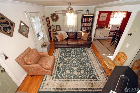 341 Giles Ave, Middlesex, NJ 08846 photo 2