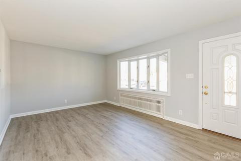 111 Coleman St, Middlesex, NJ 08846 photo 9