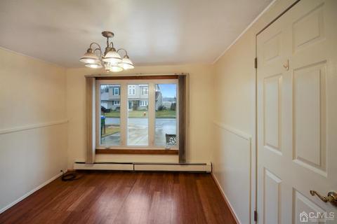 3 Weldon Rd, Edison, NJ 08817 photo 2