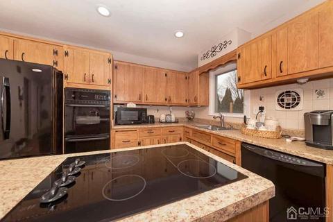 604 Lorraine Ave, Middlesex, NJ 08846 photo 9