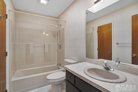 123 Lee Dr, Middlesex, NJ 08846 photo 17