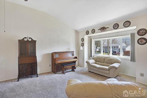 123 Lee Dr, Middlesex, NJ 08846 photo 6