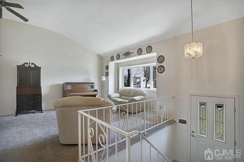 123 Lee Dr, Middlesex, NJ 08846 photo 5