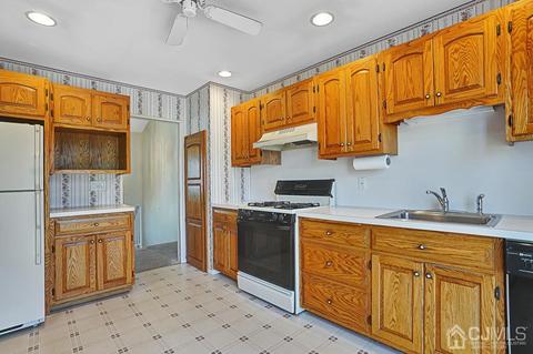 123 Lee Dr, Middlesex, NJ 08846 photo 12