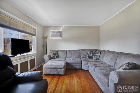 518 Clinton Ave, Middlesex, NJ 08846 photo 5