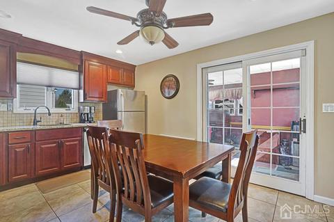 518 Clinton Ave, Middlesex, NJ 08846 photo 9