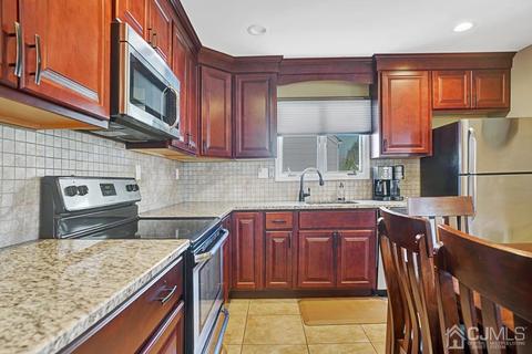 518 Clinton Ave, Middlesex, NJ 08846 photo 8